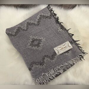 Aritzia | Wilfred Wool Triangle Scarf